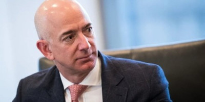 bezos-vecerao-sa-trampom-i-maskom-na-floridi:-tajni-susreti-milijardera-pred-inauguraciju-u-vasingtonu!-(video)