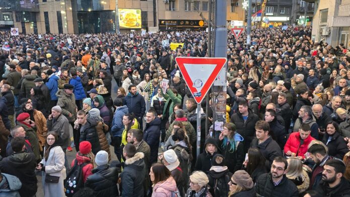 arhiv-javnih-skupova-o-protestu-na-slaviji:-nikad-nismo-imali-ovako-veliki-zadatak