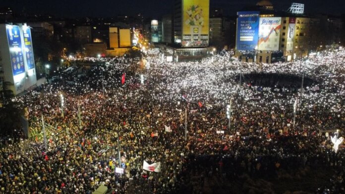 arhiv-javnih-skupova-objavio-procenu:-koliko-ljudi-je-bilo-na-protestu-na-slaviji?