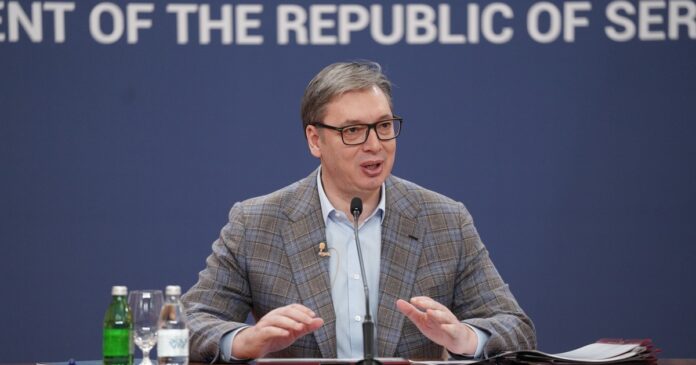 “vi-ste-to-uradili,-narode”-vucic:-srbija-je-posle-godina-i-decenija-propadanja-poput-feniksa-pocela-da-se-dize-(video)