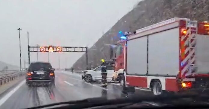 (video)-kolaps!-sneg-paralisao-region-otkazane-autobuske-linije-do-zagreba,-bez-struje-180.000-domacinstava-u-bih,-sever-crne-gore-pod-sneznim-pokrivacem