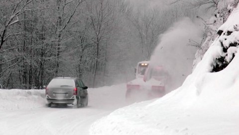 metar-snega-u-ovom-mestu:-svi-putevi-blokirani