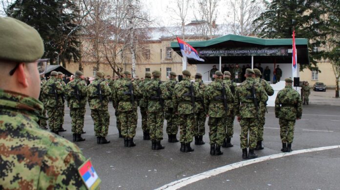 ispracaj-kontingenta-vojske-srbije-u-mirovnu-operaciju:-svecanost-u-kasarni-“prvi-pesadijski-puk-knjaza-milosa-velikog”-u-vranju