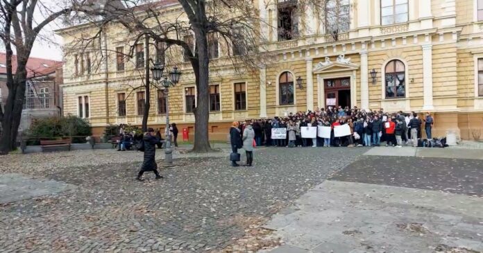 kraj-blokade!-oglasio-se-plenum-maturanata-gimnazije-“jovan-jovanovic-zmaj”-novi-sad:-zahtevi-su-ispunjeni