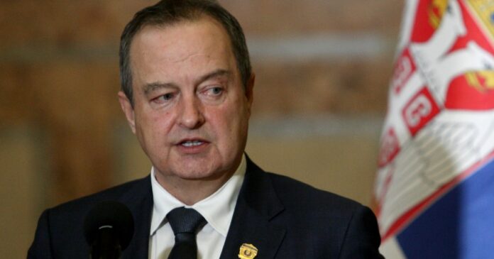 dacic-cestitao-badnje-vece-i-bozic-patrijarhu-porfiriju-i-vernicima-spc