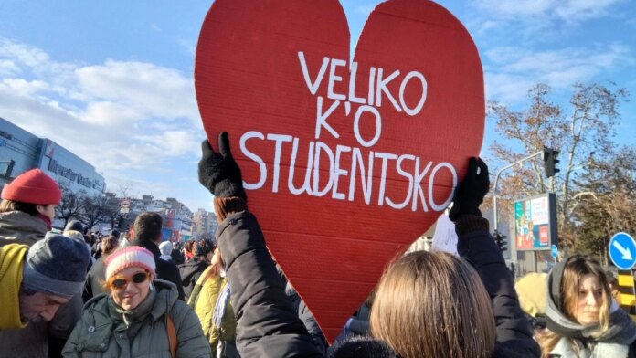 studentske-proteste-i-zahteve-podrzalo-gotovo-3.500-univerzitetskih-profesora