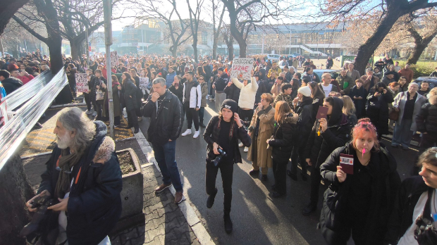 Протест-студената-испред-ВЈТ-у-Новом-Саду,-блокада-Рузвелтове-у-Београду,-протестна-шетња-у-Краљеву