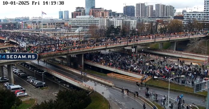 zavrsena-studentska-blokada-mostarske-petlje:-saobracaj-ce-uskoro-biti-pusten-(foto)