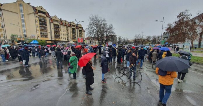 studenti-iz-raznih-gradova-srbije-i-danas-blokirali-saobracaj-na-15-minuta:-etf-spremio-i-performans-(foto,-video)