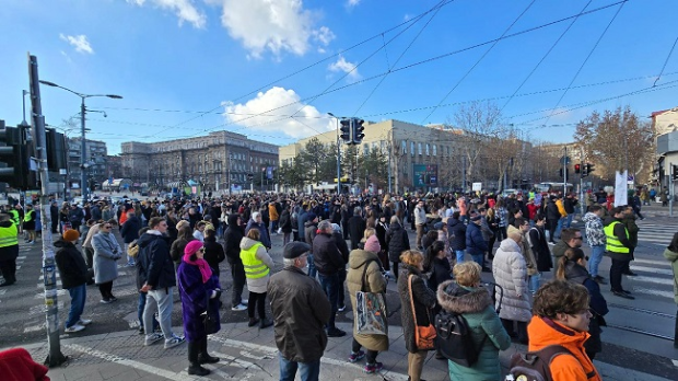 Студенти-и-данас-одали-пошту-страдалима-у-Новом-Саду