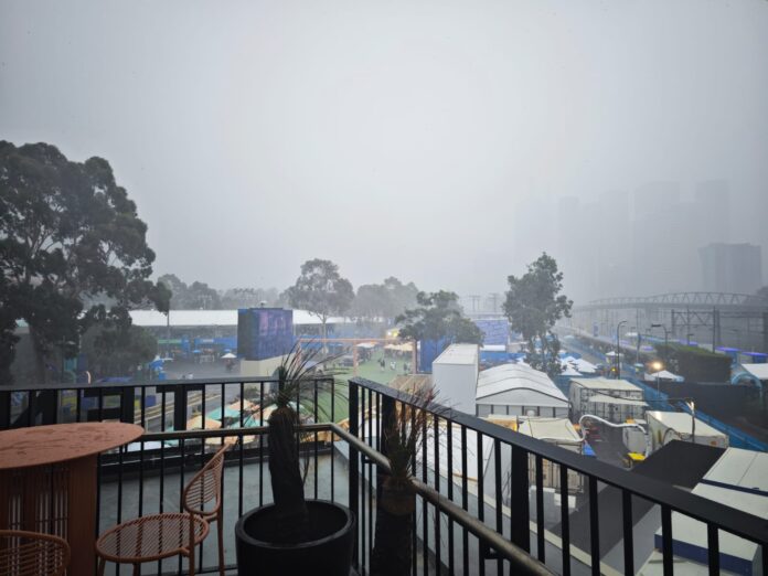 foto-apokalipticne-scene-u-melburnu-napravile-haos,-dokovic-u-problemu-pred-start-australijan-opena