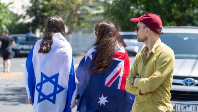 “novi-napad-na-sinagogu-–-eskalacija-antisemitskih-napada”-premijer-mins:-u-australiji-zabelezena-serija-sovinistickih-incidenata