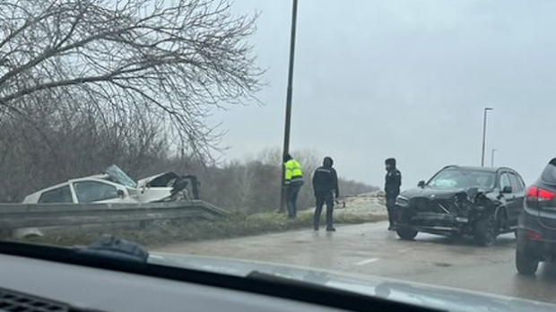 Судар-два-аутомобила-код-Панчева,-погинуо-мушкарац