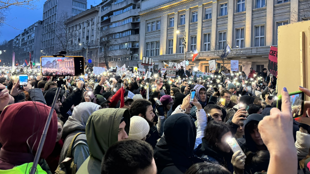 Протест-студената-и-грађана-испред-Уставног-суда