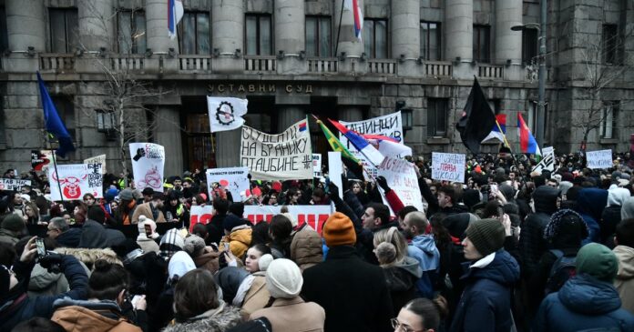 “blic”-saznaje-tuzilastvo-dalo-nalog-policiji-da-ispita-sta-se-nocas-dogodilo-na-pravnom-fakultetu-u-beogradu:-studenti-tvrde-da-je-njih-sestoro-povredeno