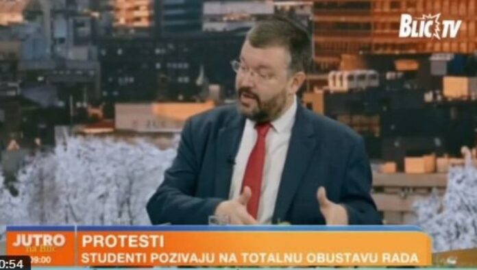 profesor-antic:-blokade-i-plenumi-su-protivzakoniti-–-blokaderi-nece-biti-zadovoljni-pokretanjem-postupka-jer-oni-zele-vucicev-pad-(video)