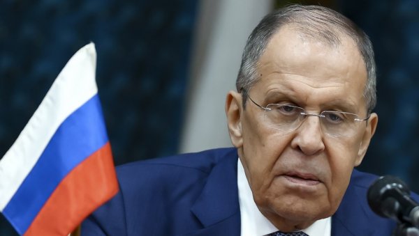 “lopta-je-u-njihovom-polju”-lavrov:-nema-kontakata-izmedu-rusije-i-sad-o-sastanku-putina-i-trampa