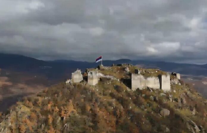 kucnuo-je-cas-–-sad-ili-nikad,-da-sacuvamo-bedem-srpstva!-srpska-lista-objavila-spot-za-predstojece-izbore-na-kim-(video)