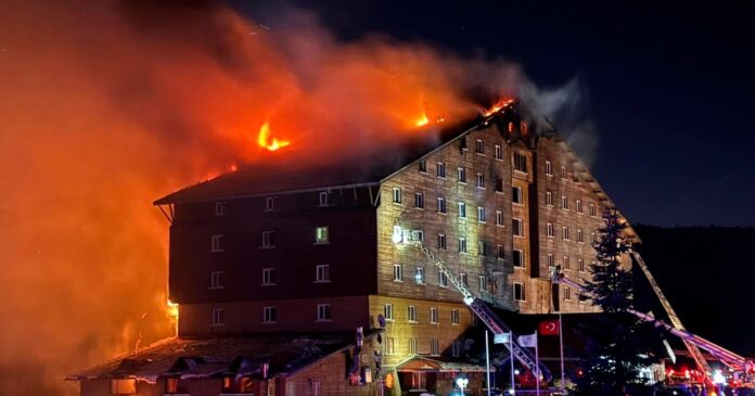 uhapseno-11-osoba-zbog-pozara-u-hotelu-nije-bilo-dovoljno-protivpozarnih-aparata,-a-alarm-se-nije-oglasio:-turska-nastavlja-istragu