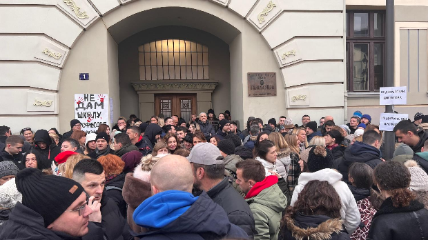 У-делу-школа-у-Србији-и-данас-обустављен-рад-–-Министарство:-Настава-се-одвија-у-97-одсто-школа