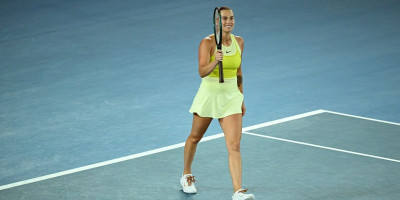 pa-ovo-je-hit:-sabalenka-napravila-sou-u-melburnu!-obecala-badosi-skupocen-poklon-pa-shvatila-da-je-pogresila-(video)