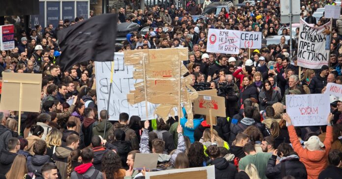 studenti-iz-pristine-apelovali-na-kolege-u-centralnoj-srbiji-povodom-blokada:-“ogradite-se-od-kurtija”