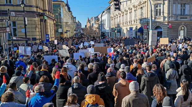 Студенти-блокирали-бројне-раскрснице,-протести-широм-Србије