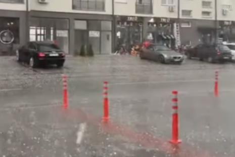 dok-vecina-srbije-gori,-negde-tutnji-grad!-pogledajte-kakvo-je-nevreme-pogodilo-krusevac-–-evo-gde-ce-danas-jos-stici-osvezenje-(video)