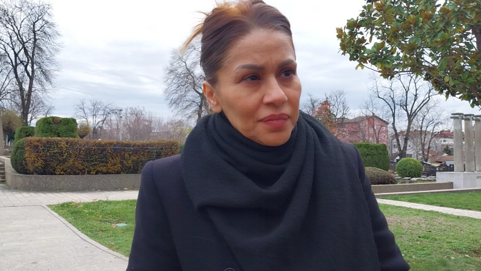 “dugujem-mu-mnogo-toga”-mina-kostic-na-godisnjicu-dzeja-otkrila-nepoznate-detalje-o-njegovoj-porodici:-“mariji-sam-pruzila-podrsku,-nemam-kontakt-sa-andrijanom”