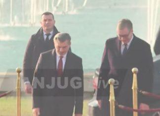 CRVENI TEPIH I GARDA Vučić sa predsednikom Gruzije Mihailom Kavelašvilijem: Dočekao ga ispred Palate “Srbija” (VIDEO) crveni-tepih-i-garda-vucic-sa-predsednikom-gruzije-mihailom-kavelasvilijem:-docekao-ga-ispred-palate-“srbija”-(video)