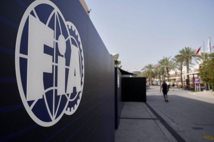 pocela-je-trka:-bez-incidenta-na-startu-–-tri-vozaca-jure-titulu-sampiona!