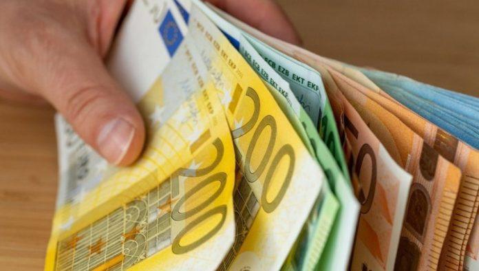 skocio-evro-u-srbiji:-strucnjaci-tvrde-da-nema-razloga-za-paniku