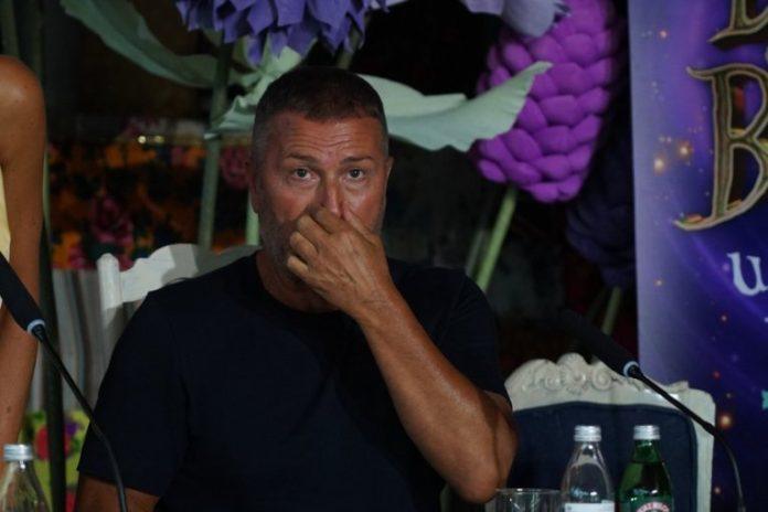 tuca-u-programu-uzivo,-dole-dogani-izvuko-deblji-kraj!-pevacice-se-potukle-pred-kamerama,-usledio-skandal-tad!