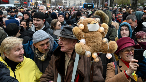 Протест-у-Будимпешти-због-злостављања-деце