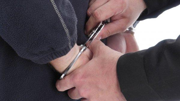 razbijena-mreza-koja-je-krala-luksuzne-automobile:-uhapseno-osam-osoba,-od-kojih-su-dvojica-voda-kriminalne-organizacije