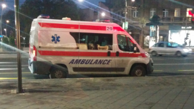 Дечак-повређен-ножем-на-Вождовцу,-превезен-у-Институт-за-мајку-и-дете