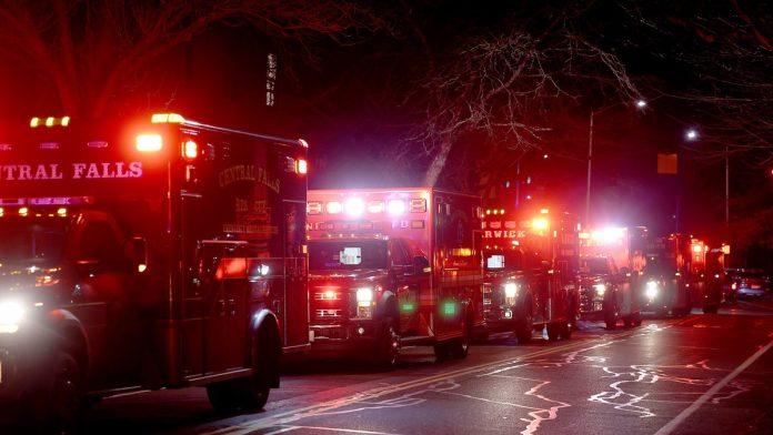 najmanje-dvoje-mrtvih-na-univerzitetu-braun!-opsadno-stanje-u-americi,-policija-traga-za-napadacem:-osam-osoba-u-kriticnom-stanju-(foto,-video)