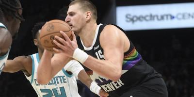 legenda-gleda-u-leda-jokicu:-srbin-nadmasio-najveceg-ikada