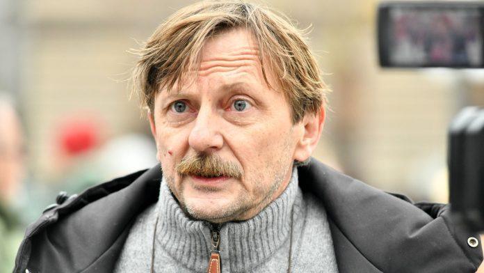 zavrsio-glumu,-pa-radio-na-mesalici-rat-ga-razdvojio-od-zene-koju-je-ludo-voleo,-a-onda-je-usledio-preokret-kao-u-filmu:-govorio-o-finansijskim-problemima