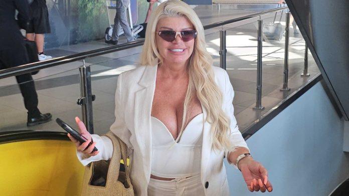 dara-bubamara-leti-biznis-klasom-pokazala-komfor-u-avionu,-gleda-crtani-film-i-uziva-u-bogatoj-gozbi,-evo-sta-su-joj-posluzili