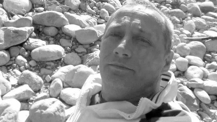 “ubio-mi-je-sina,-kako-cu-bez-njega”-potresne-reci-majke-srbina-ubijenog-u-becu:-hrvat-mu-mucki-zabio-noz-u-leda,-a-onda-prijavio-zlocin