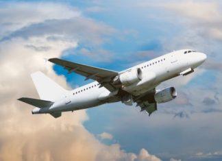 AVION IZNAD GRADA POČEO DA ISPUŠTA GORIVO: Nastala velika drama, tokom poletanja izgubio snagu u jednom od motora (FOTO) avion-iznad-grada-poceo-da-ispusta-gorivo:-nastala-velika-drama,-tokom-poletanja-izgubio-snagu-u-jednom-od-motora-(foto)