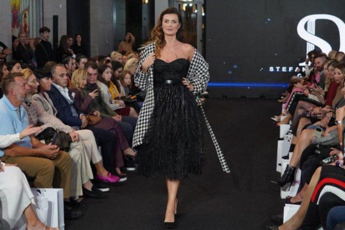 nasa-najzgodnija-voditeljka-prosetala-kao-modnom-pistom:-na-figuri-joj-svi-zavide,-a-stajling-je-cista-magija!-(foto)