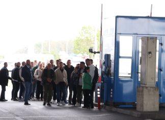 “ČEKALI SMO 8 SATI DA PREĐEMO GRANICU!” Putnici iz Srbije zbunjeni novim sistemom, ovo su iskustva sa prelaza 5 ZEMALJA EU: “Meni uzeli otiske, mojoj ženi nisu” “cekali-smo-8-sati-da-predemo-granicu!”-putnici-iz-srbije-zbunjeni-novim-sistemom,-ovo-su-iskustva-sa-prelaza-5-zemalja-eu:-“meni-uzeli-otiske,-mojoj-zeni-nisu”