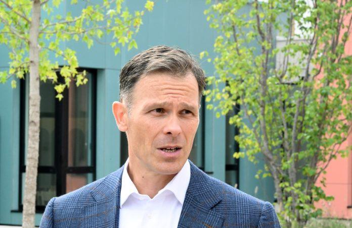 svakog-dana-oko-3.800-radnika-na-gradilistu-u-surcinu!-radovi-teku-po-planu