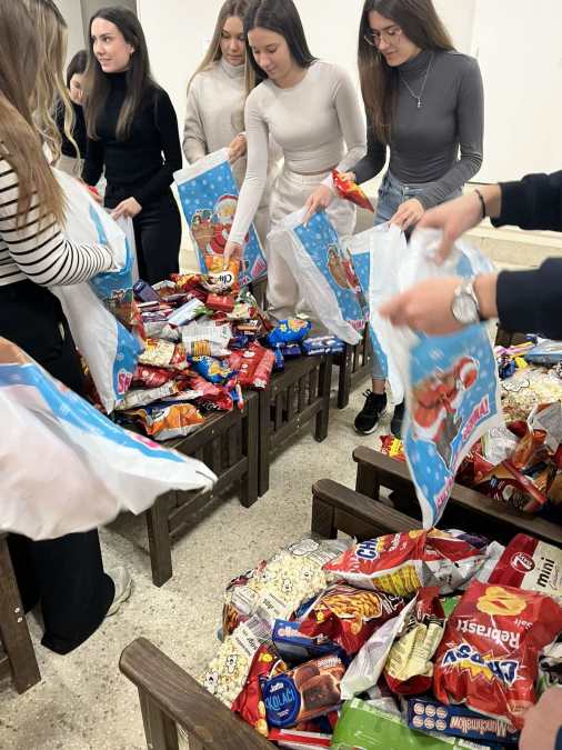 prokupacki-gimnazijalci-resili-da-obraduju-malisane:-prave-novogodisnje-paketice!-stici-ce-do-dece-kojoj-ce-ovaj-mali-znak-paznje-doneti-veliku-radost