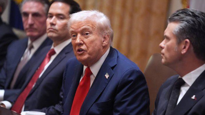 „ne-zeli-da-se-ponovi-irak“:-tramp-priprema-planove-za-„dan-posle“-madura-u-venecueli