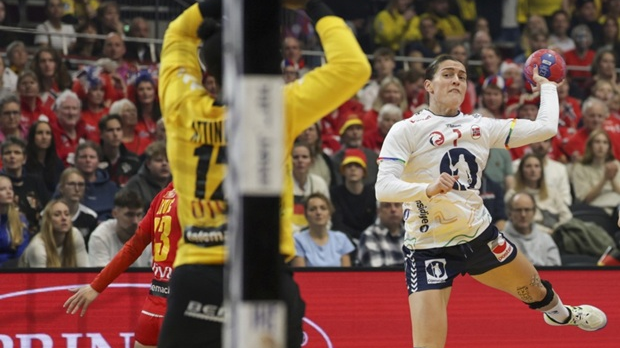 Црногорке-немоћне,-Норвешка-поново-у-полуфиналу-Светског-првенства