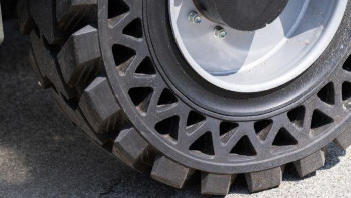 revolucinarni-pneumatici:-prva-guma-na-svetu-bez-vazduha