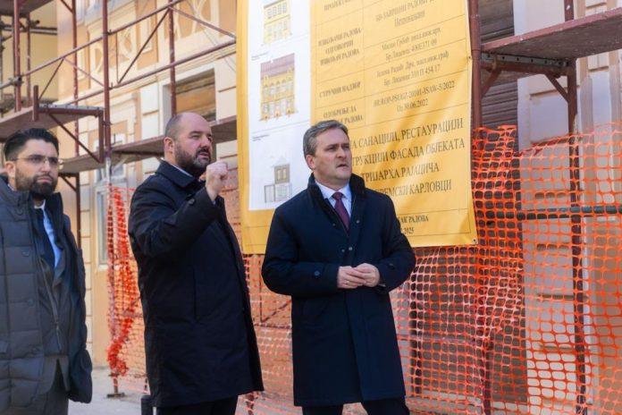 ministar-selakovic-u-sremskim-karlovcima:-za-nastavak-obnove-kulturno-istorijskog-nasleda-ministarstvo-kulture-obezbedilo-100-miliona-dinara-(foto)